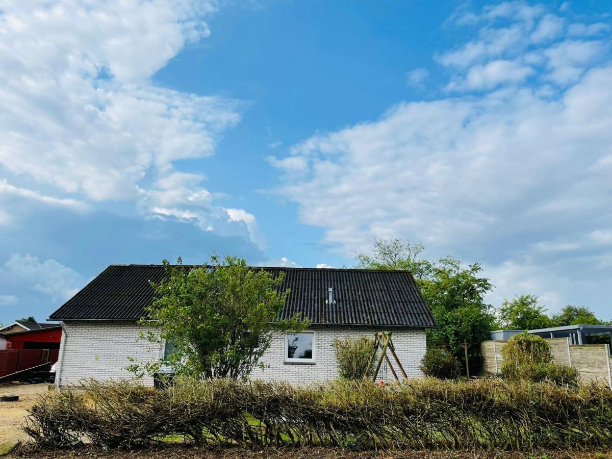 Scandinavian House Hotel- Holbol, Krusa Bagian luar foto